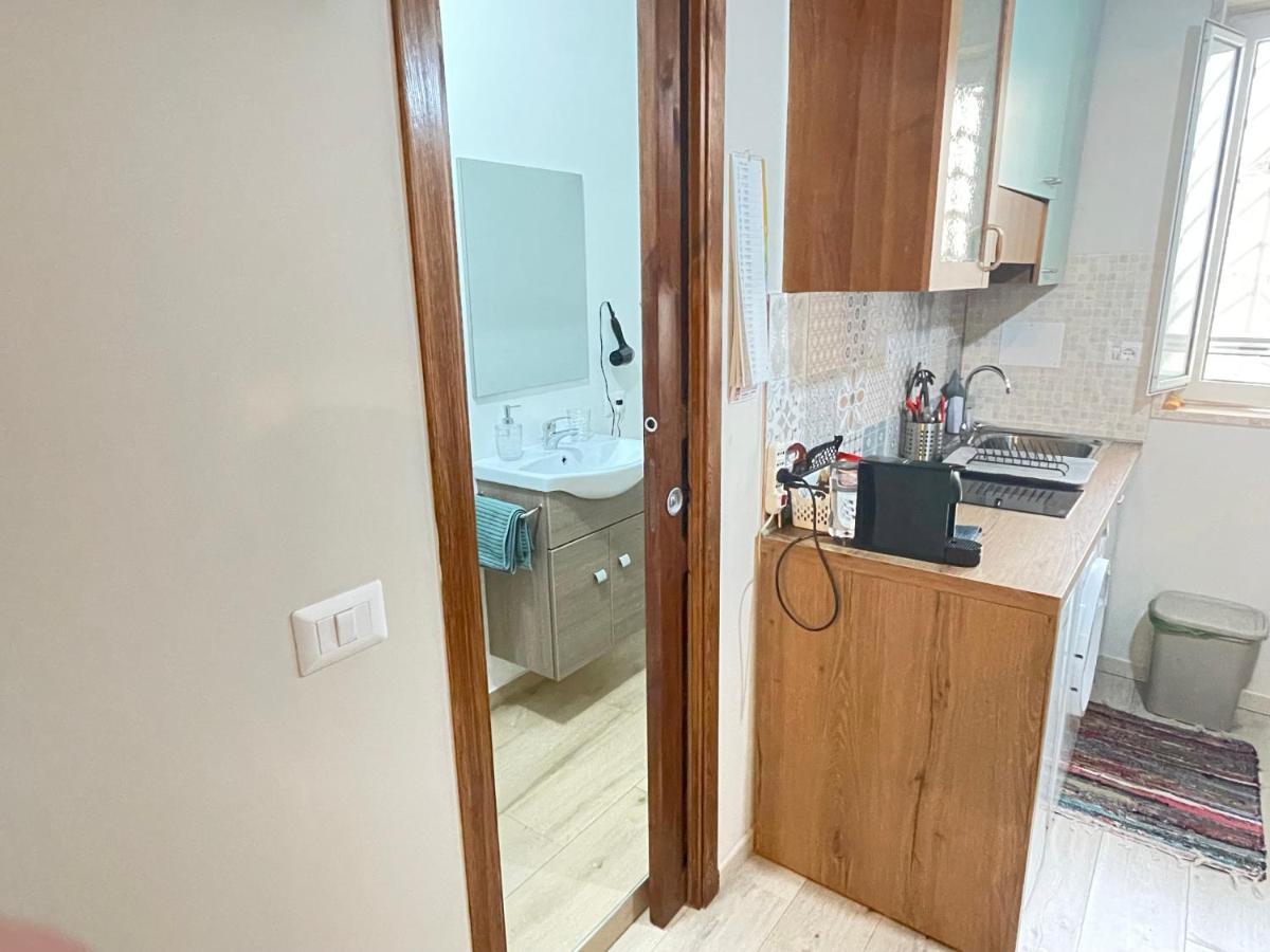 Trevisani Central Station Apartment Бари Экстерьер фото