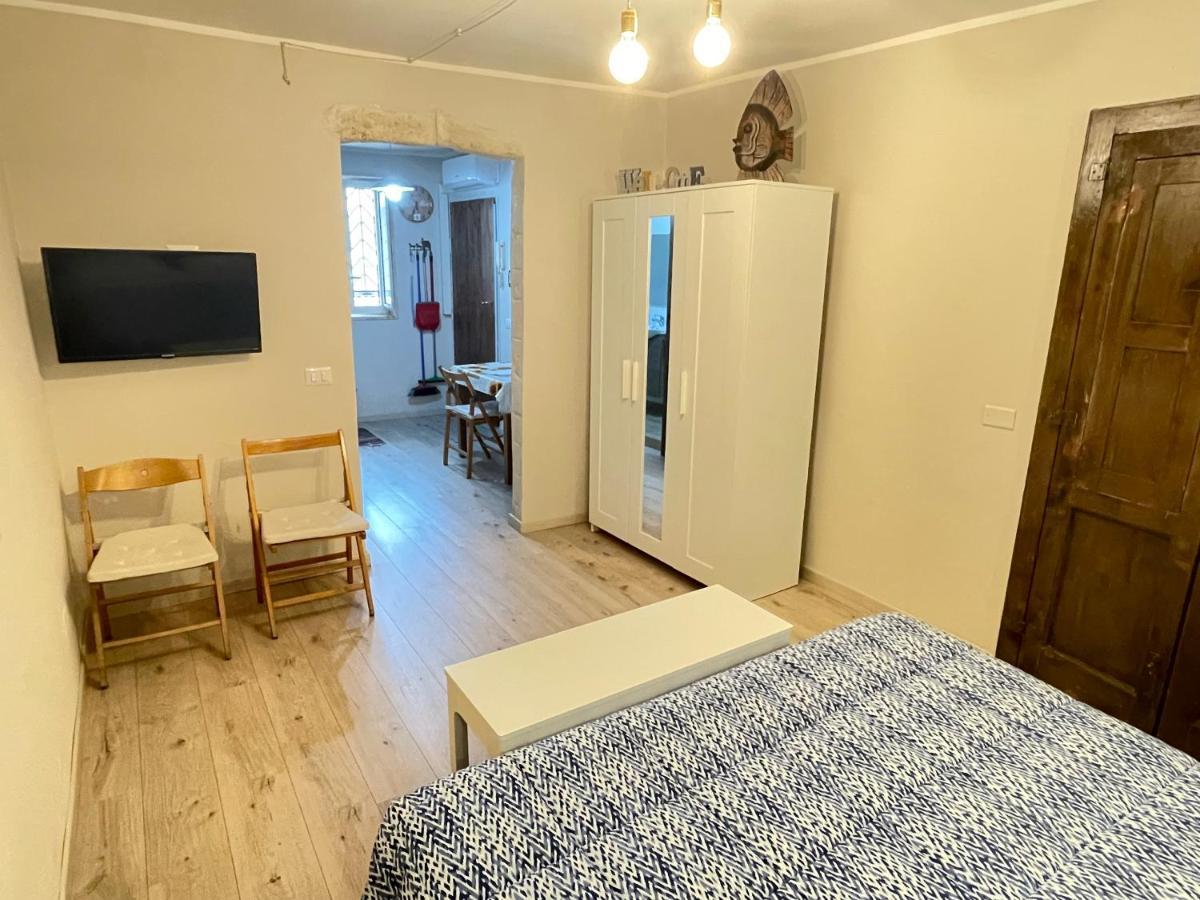 Trevisani Central Station Apartment Бари Экстерьер фото