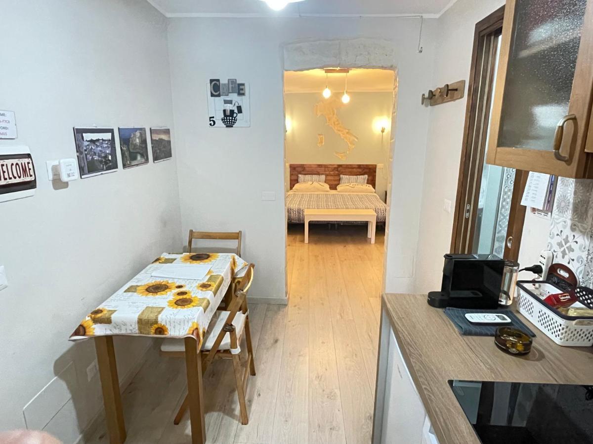 Trevisani Central Station Apartment Бари Экстерьер фото